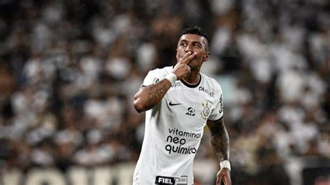 Paulinho Pode Reencontrar Adversário Que Marcou O Primeiro Gol Em Seu