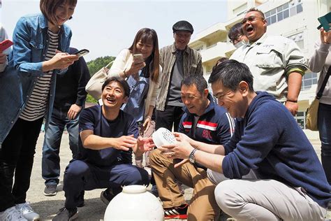 38年前のタイムカプセル開封 釜石・旧大渡小 「自分への手紙」で思い出懐かしむ かまいし情報ポータルサイト〜縁とらんす