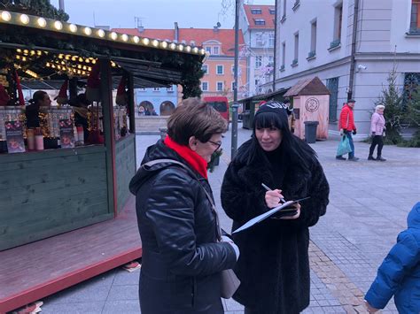 Tak Dla Invitro Krystyna Szumilas Pose Na Sejm Rp Oficjalna