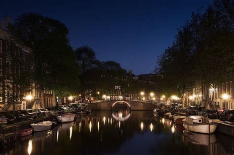 Amsterdam Night Wallpapers - Top Free Amsterdam Night Backgrounds - WallpaperAccess