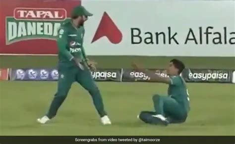 Another Video Of Pakistan Teams Fielding Went Viral Both The Players