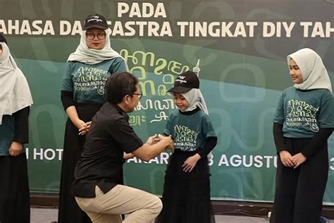 Kontingen Kota Yogyakarta Pada Kompetisi Bahasa Dan Sastra DIY 2023