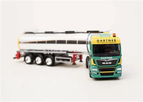 HERPA GARTNER KG MAN TGX XLX Euro 6 Chromtankauflieger 401820 Neu In