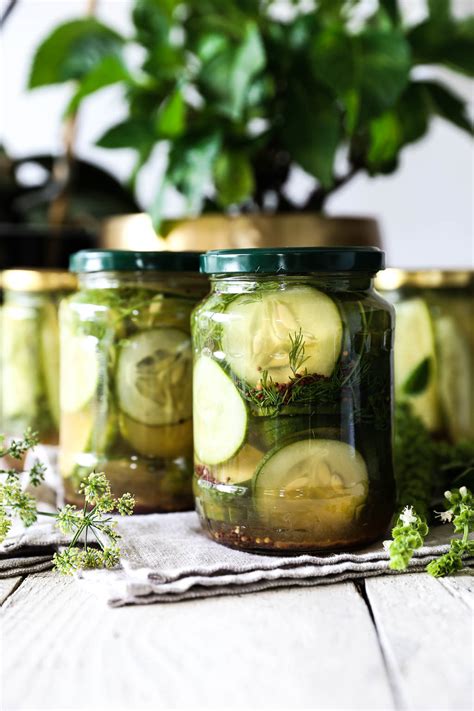 Quick Dill Pickled Cucumbers - Swoon Food