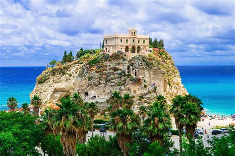 10 Hidden Gems in Italy - Cool Places in Italy You Might Not Know - Go