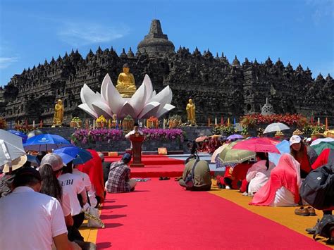 Detik Detik Waisak Be Di Zona I Candi Borobudur Kantor