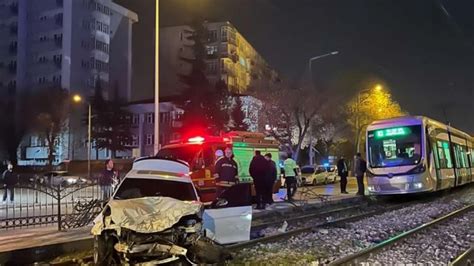 Konya Da Otomobil Tramvay Hatt Na Girdi Seferler Durdu