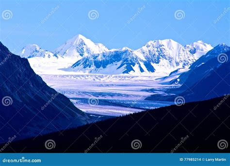 Yukon Snow Covered Mountains Stock Photo - Image of yukon, blue: 77985214