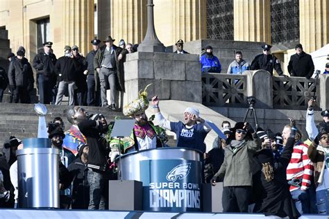 Everyone S Laughing At How Jason Kelce Lost His Super Bowl Ring The Spun