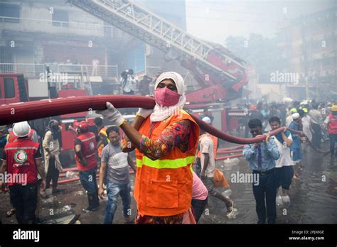 Dhaka Bangladesh Th Apr Firefighters Rescue Workers Local