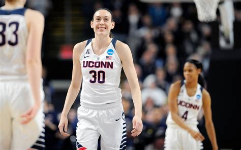 Breanna Stewart Is A Syracuse Fan But A Uconn Star The New York Times