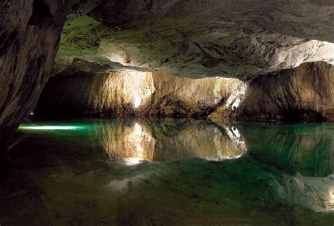 Unterirdischer See Höhle Grotte St Léonard Wallis