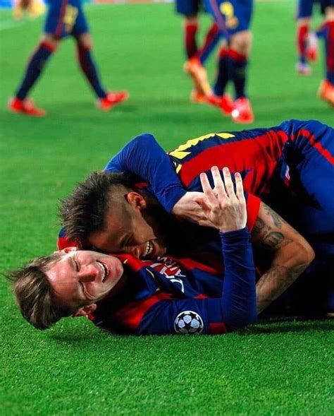 Messi E Neymar 🥰 Futebol Neymar Fotos De Futebol Neymar