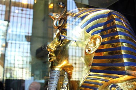 Tutankhamun Mask in the Egyptian Museum in Cairo in Egypt Editorial Photography - Image of ...