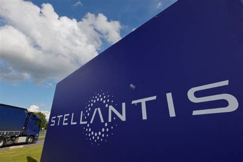 Stellantis anuncia produção de carros híbridos a etanol em Pernambuco a