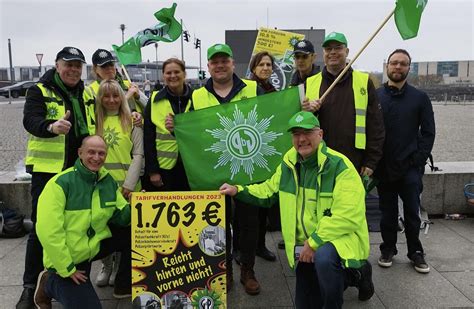 Streik In Berlin Gewerkschaft Der Polizei