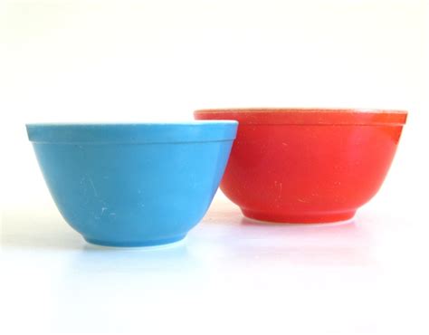 Primary Color Pyrex Mixing Bowls Small 401 Blue By Lauraslastditch