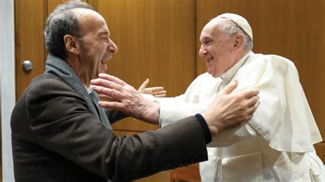 Il Papa Con Roberto Benigni L Osservatore Romano