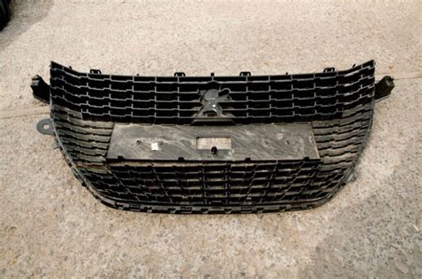 Grille De Calandre Peugeot Hirio