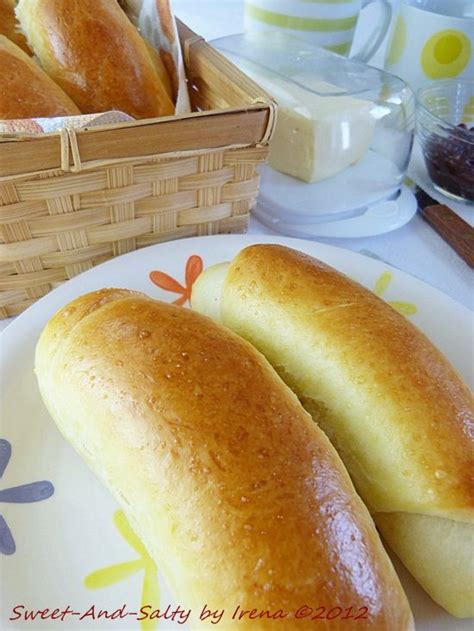 Sweet And Salty Pekarske Kifle Baker S Rolls In Easy Bread