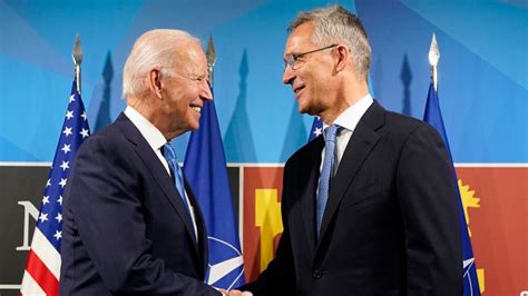 Biden Eylülde görevden ayrılacak olan NATO Genel Sekreteri Stoltenberg