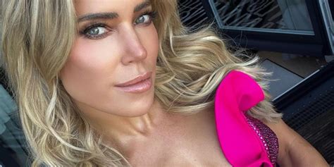 Sylvie Meis Laat Harten Sneller Kloppen Met Bikinifoto Man Man