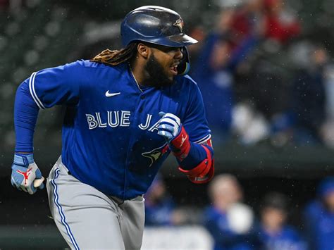 Loud Toronto Crowd Atmosphere At Rogers Centre Gives Jays True Home