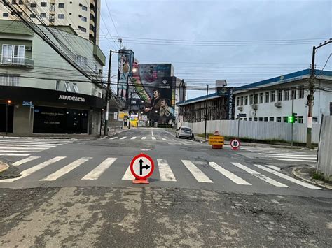 Trânsito é normalizado na rua Adriano Schaeffer após liberação do túnel