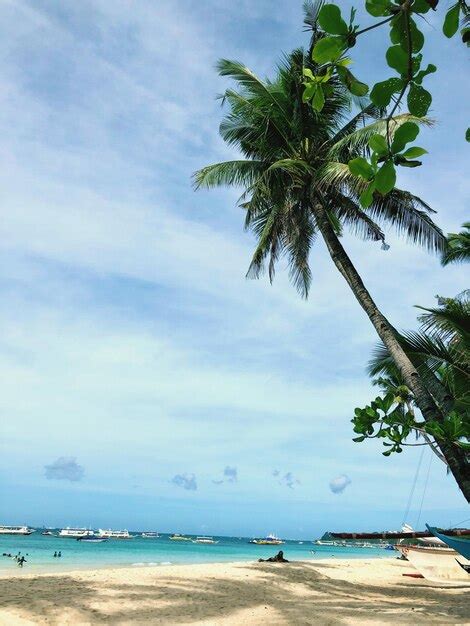 Premium Photo | Boracay white beach