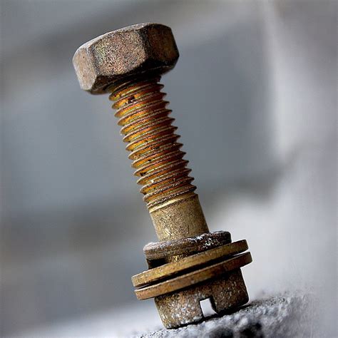 The Experts: Why do bolts rotate loose? - Nord-Lock Group