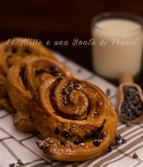 Girelle Con Crema Pasticcera E Gocce Di Cioccolato