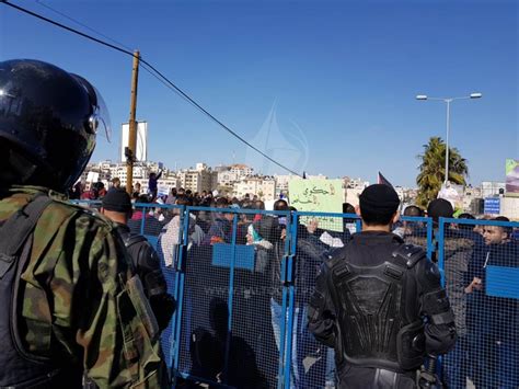 وقفة في غزة ورام الله ضد قانون الضمان الاجتماعي فلسطين اليوم