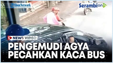 VIRAL Diduga Bersenggolan Pengemudi Mobil Agya Nekat Pecahkan Kaca Bus