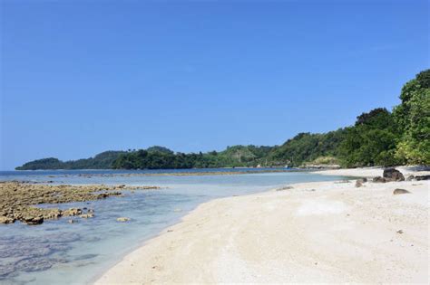 Pantai Pasir Putih Lampung, Tempat Liburan Pantai Keluarga ...