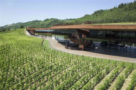 Lestate Italiana Di Marchesi Antinori Un Itinerario Di Gusto Nella