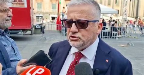 Autonomia Cgil in piazza a Napoli Vogliono che le Regioni più ricche