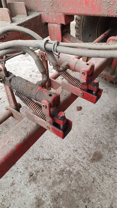 Hydraulic brake adjustment on trailer. | The Farming Forum