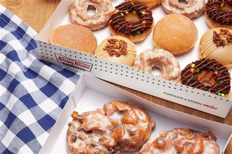 Krispy Kremes Pumpkin Spice Collection Includes A Psl Lets Eat Cake