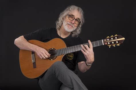 NAMM 2017: Roger Williams Electro-Acoustic crossover guitar