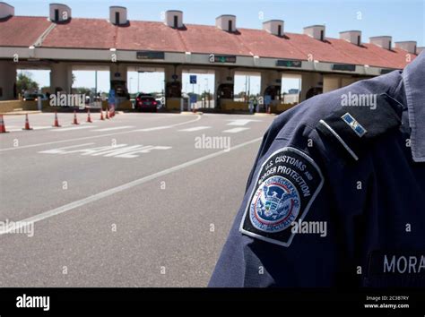 Oficial de aduanas méxico fotografías e imágenes de alta resolución Alamy