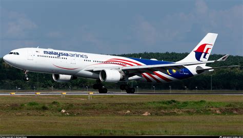 M Mti Malaysia Airlines Airbus A Photo By Michael Wang Id