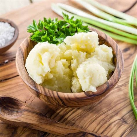 How To Make Delicious Creamy And Fluffy Mashed Potatoes