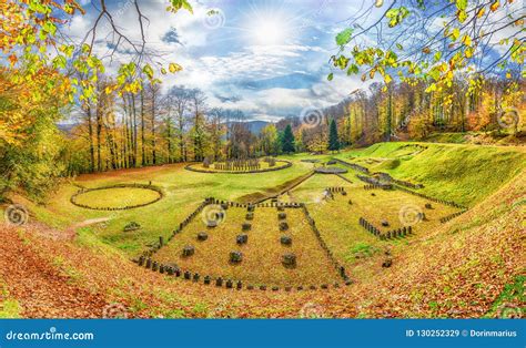 Dacian Ruins Fortress Sarmizegetusa Regia, Orastie Mountains, Romania ...