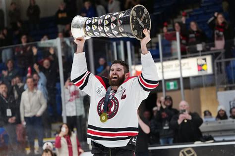 New Brunswick rolls over Alberta 3-0 to net U Sports men’s hockey title ...