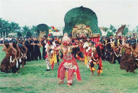 Gema Budaya Tari Reog Ponorogo Sejarah Alur Pertunjukan