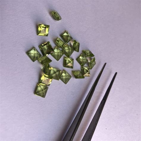 Guide: Gem Cuts and Shapes by Bulk Gemstones