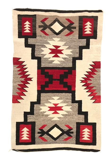 Lot 1940S NAVAJO CRYSTAL STORM PATTERN WEAVING RUG