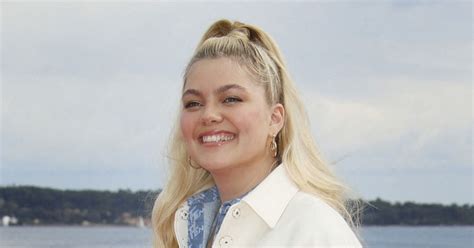 Louane Emera de la série VISIONS CANNESERIES SAISON 5 au Palais des