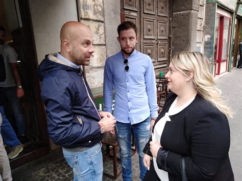 Aversa Gianluca Golia In Giro Per La Citt Con I Suoi Candidati Walk