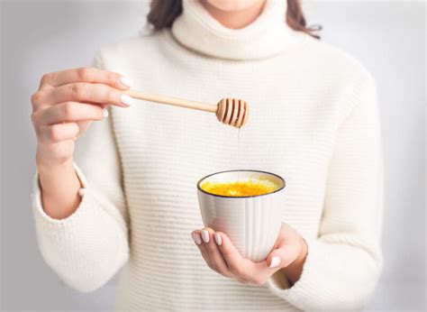 How to Get All the Health Benefits of Turmeric and Honey | Wellness Trickle